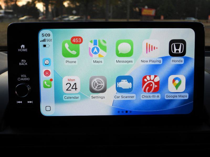 Used 2025 Honda Pilot TrailSport image 57