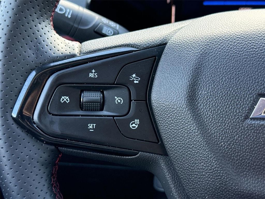 Used 2024 Chevrolet Trax RS image 31