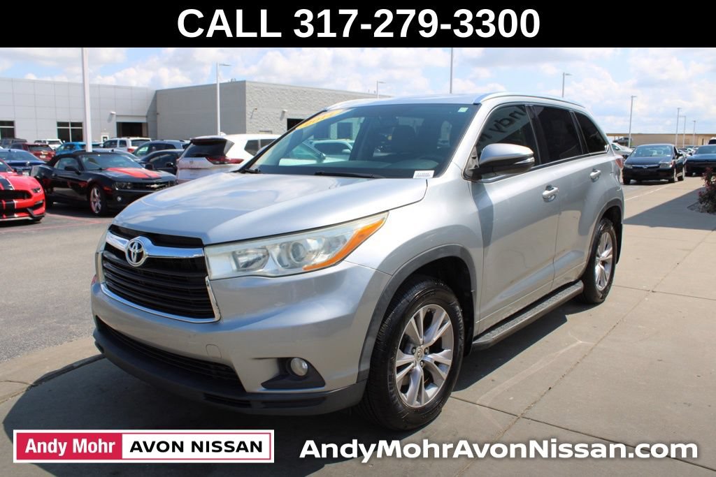 Used 2014 Toyota Highlander XLE FWD image 3