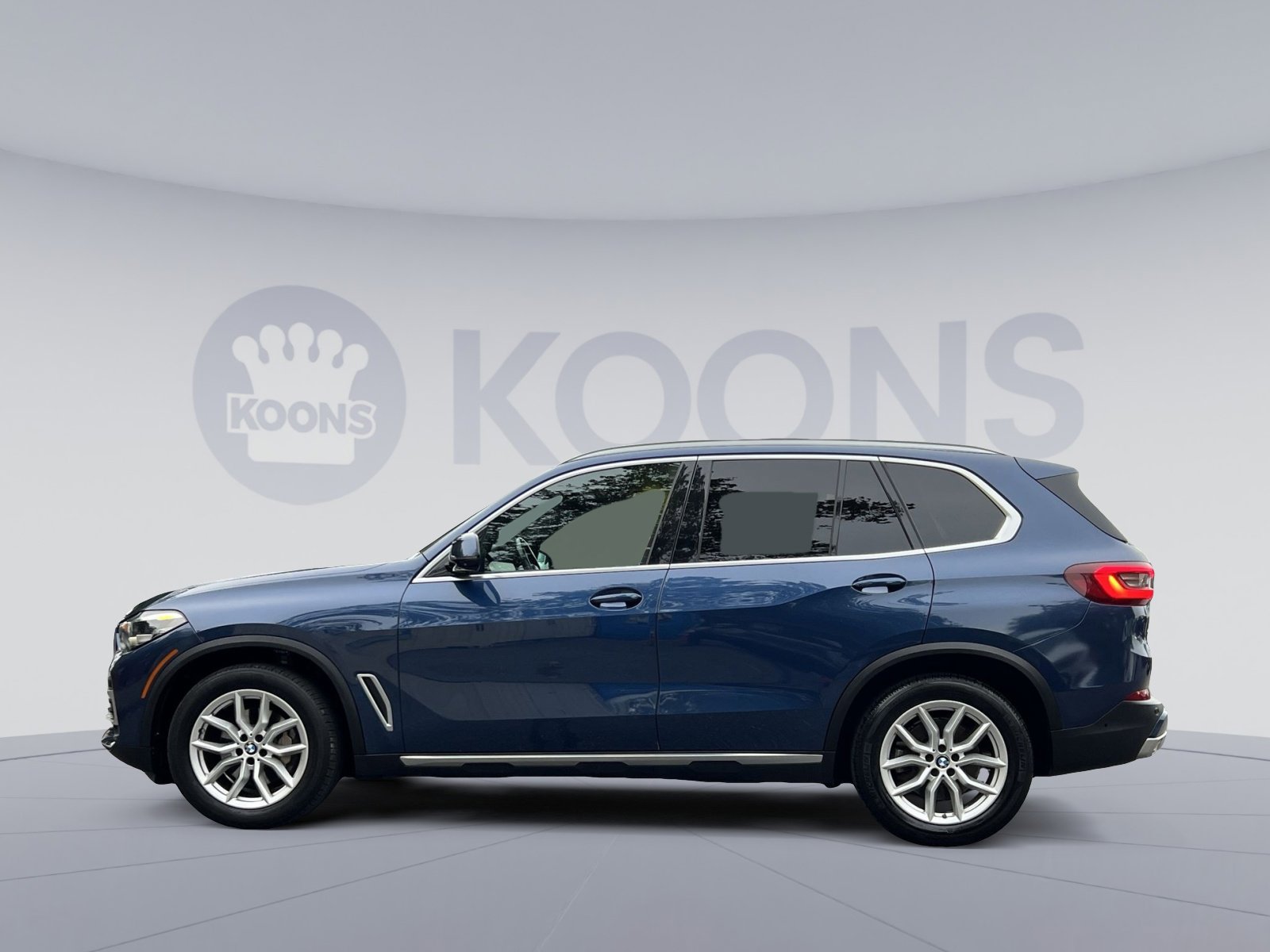 Used 2022 BMW X5 xDrive40i w/ Parking Assistance Package image 2