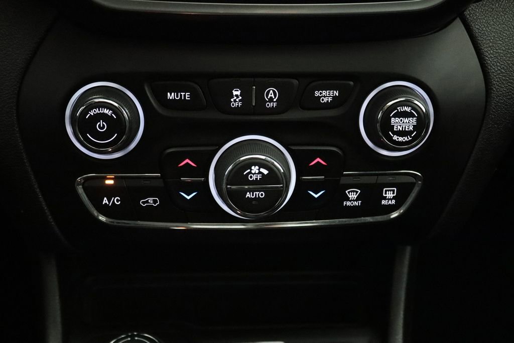 Used 2021 Jeep Cherokee Latitude Lux w/ Sun & Sound Group AWD/4WD image 20