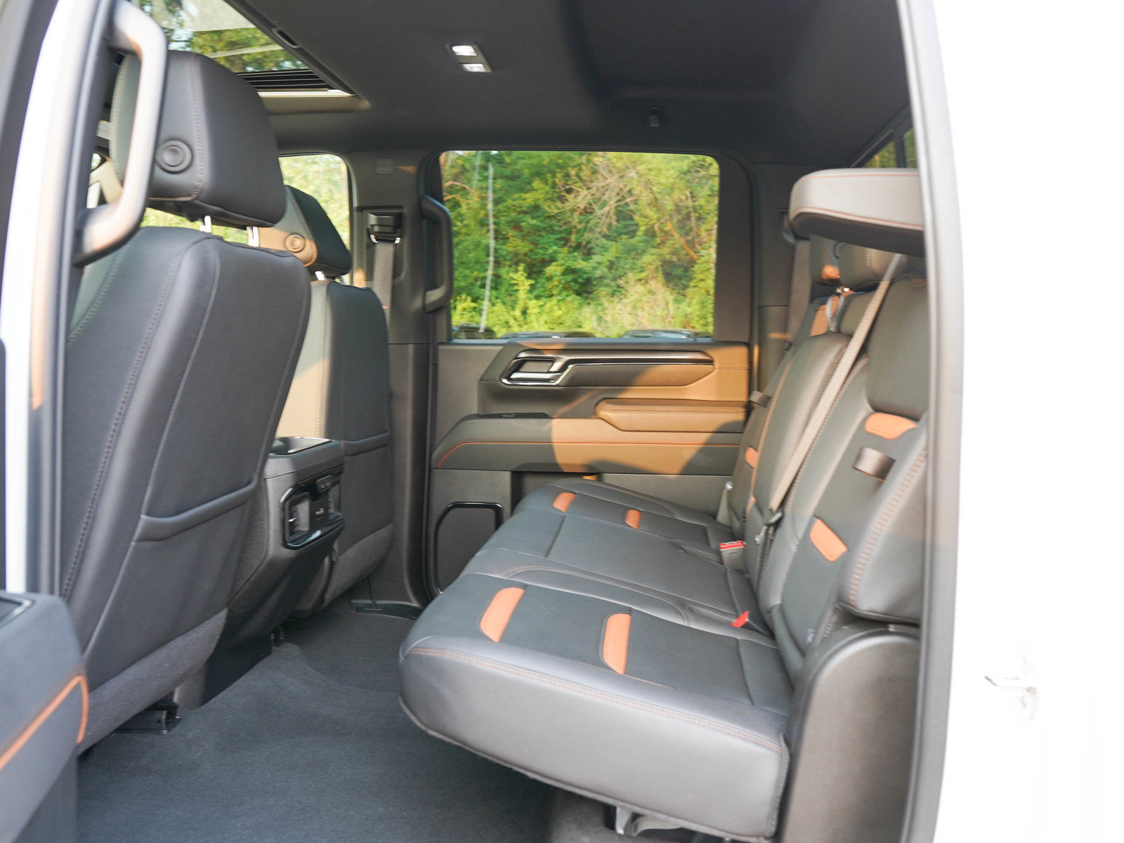 Used 2025 GMC Sierra 3500 AT4 w/ AT4 Premium Plus Package AWD/4WD image 15