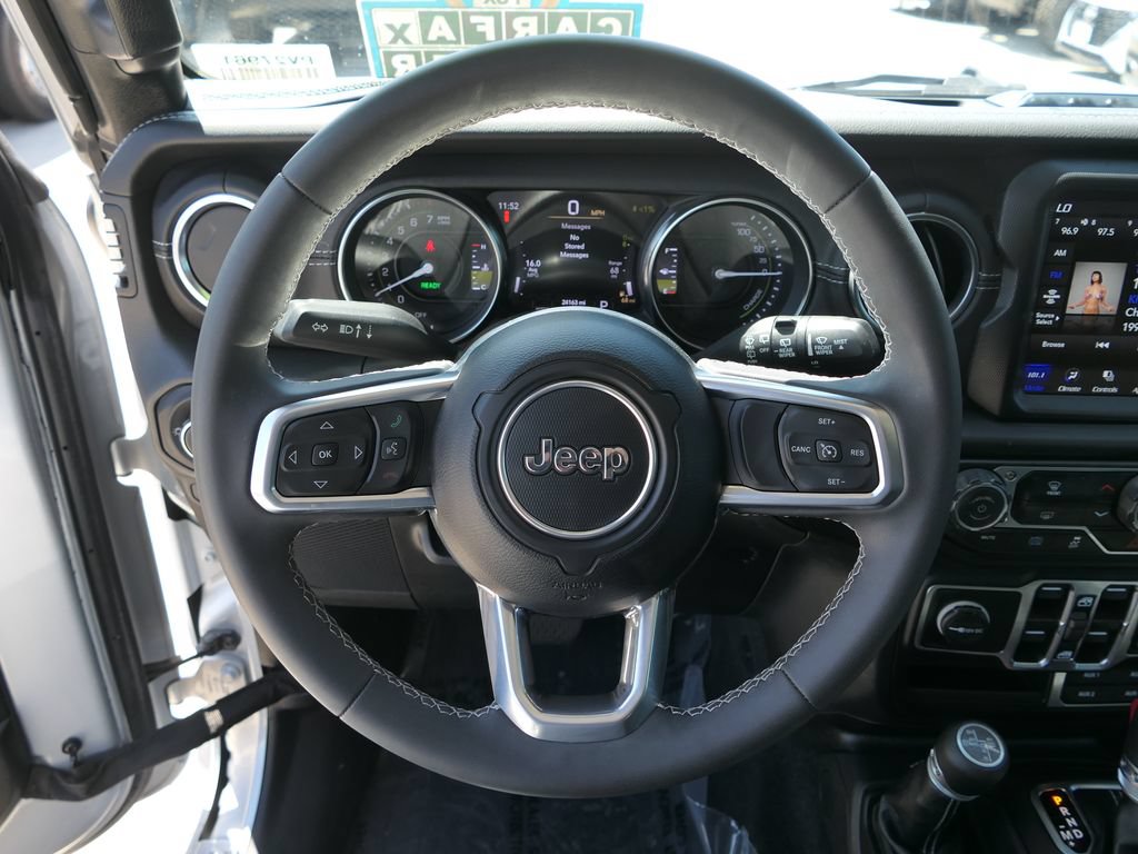 Used 2023 Jeep Wrangler Unlimited Sahara AWD/4WD image 16