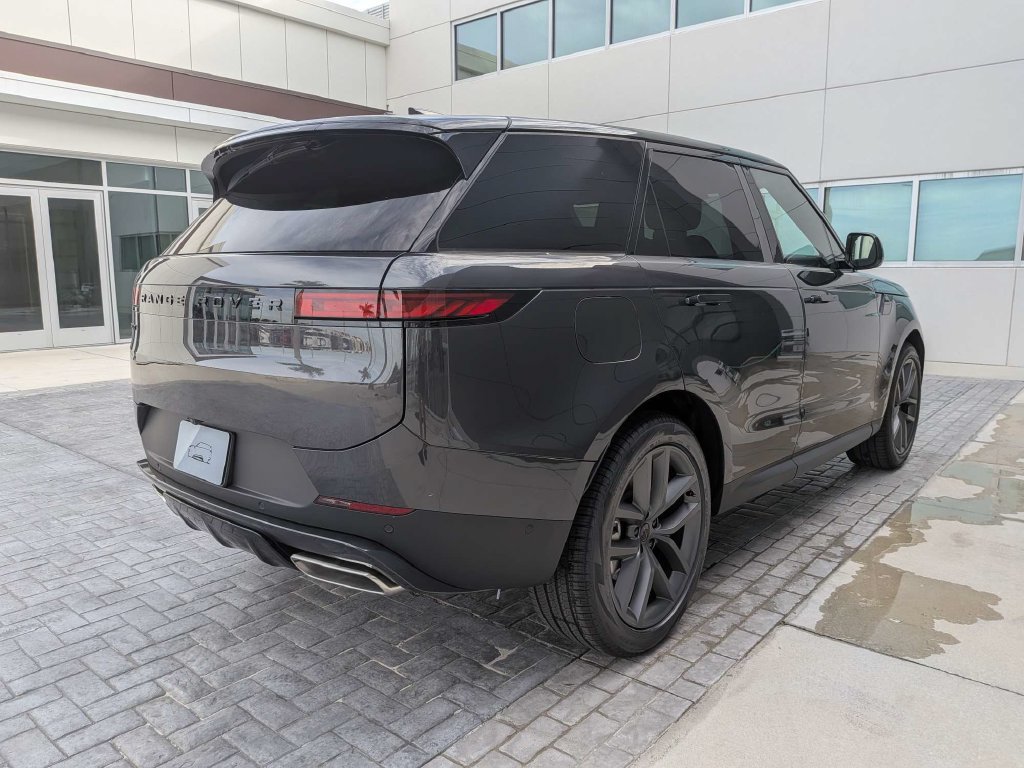 New 2027 Land Rover Range Rover Sport SE AWD/4WD image 5
