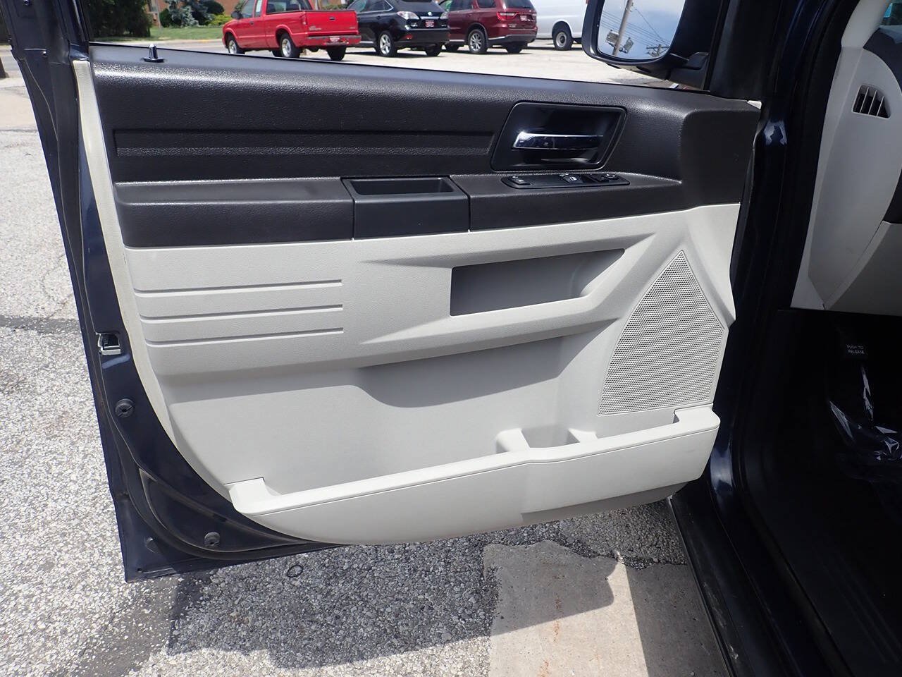 Used 2008 Dodge Grand Caravan SE FWD image 10