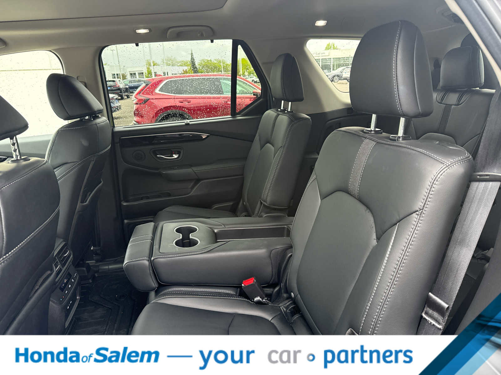 Used 2025 Honda Pilot Touring image 13