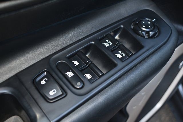 Used 2017 Jeep Renegade Limited image 14