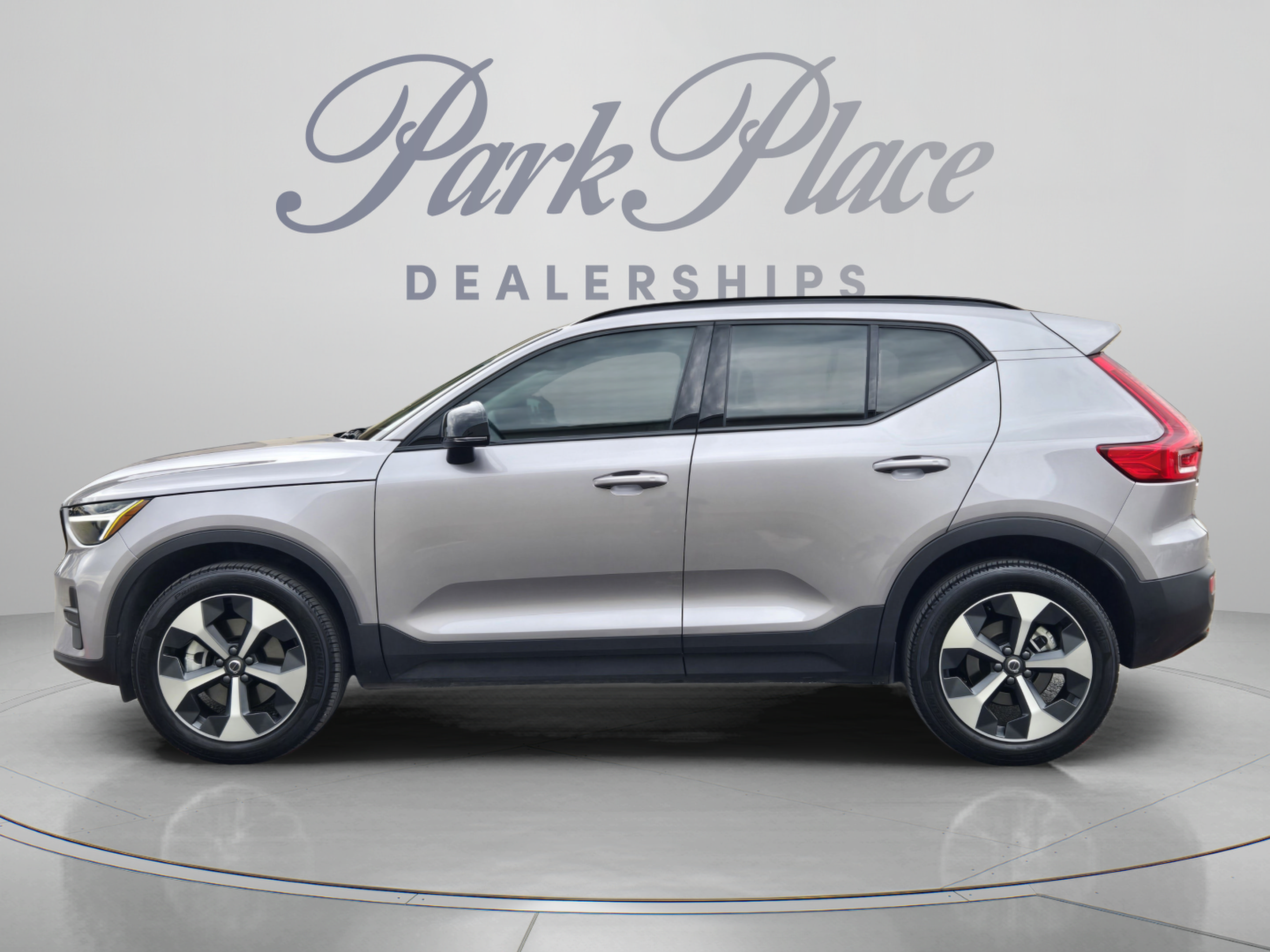 Certified 2026 Volvo XC40 B4 Core w/ Climate Package FWD video 2