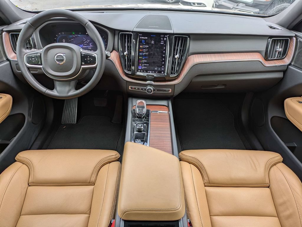 Used 2023 Volvo XC60 B5 Ultimate AWD/4WD image 18