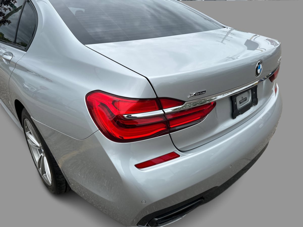 Used 2017 BMW 750i xDrive AWD/4WD image 30