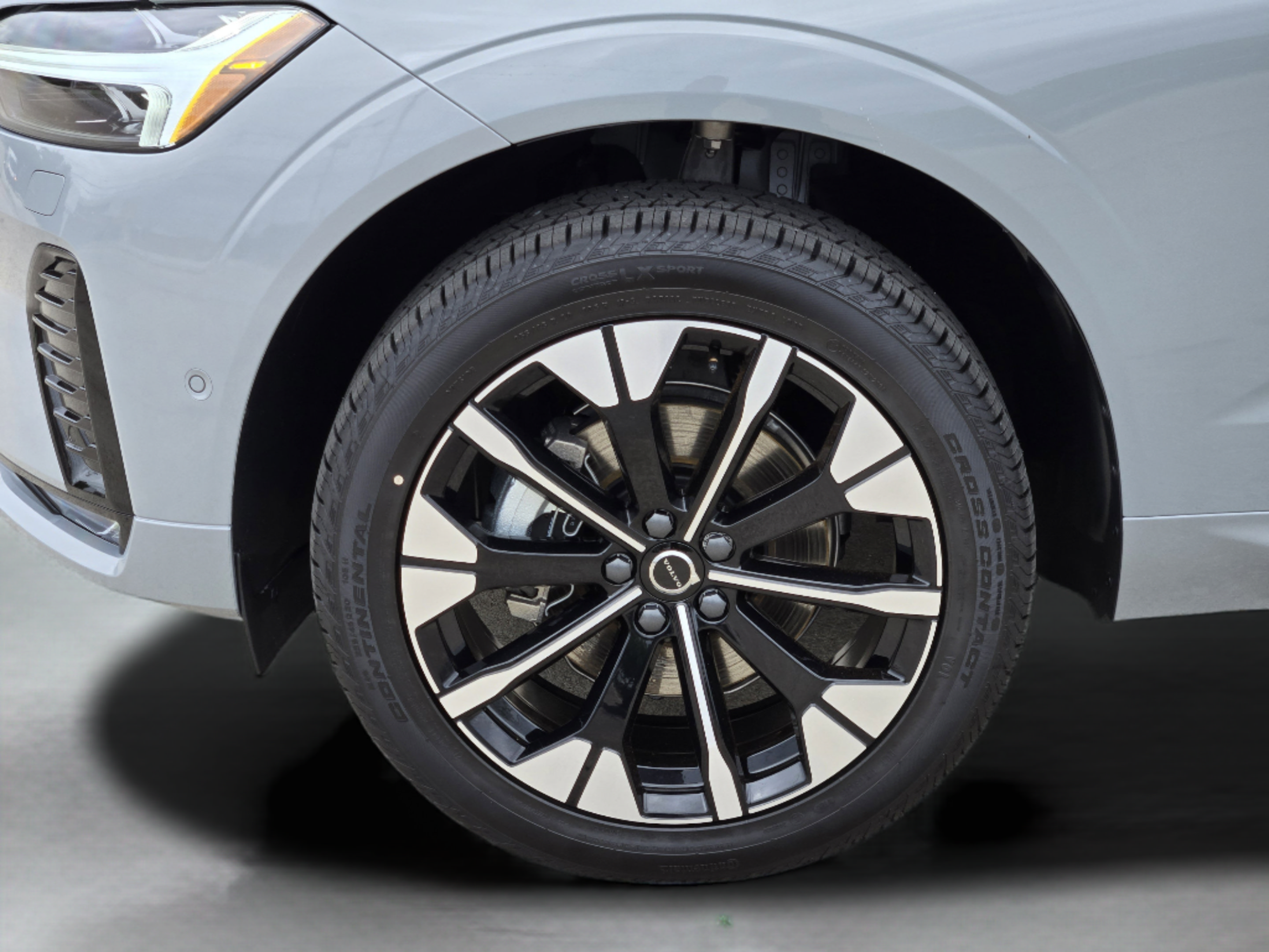 Used 2026 Volvo XC60 B5 Plus w/ Protection Package Premier AWD/4WD image 26