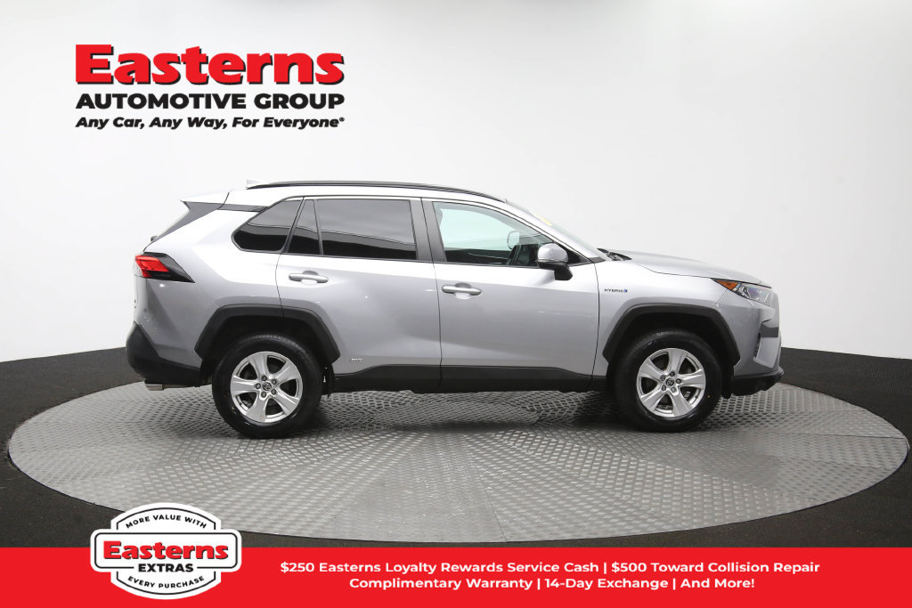 Used 2021 Toyota RAV4 XLE w/ XLE Grade Weather Package AWD/4WD image 47