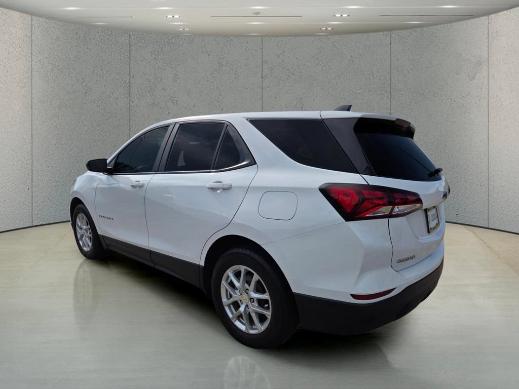 Used 2023 Chevrolet Equinox LS FWD image 3