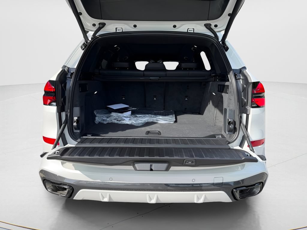 New 2026 BMW X5 xDrive40i w/ M Sport Package AWD/4WD image 22