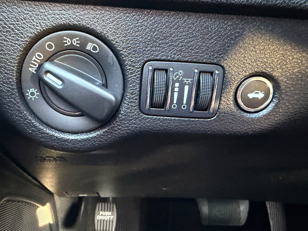 Used 2023 Dodge Charger SXT image 14