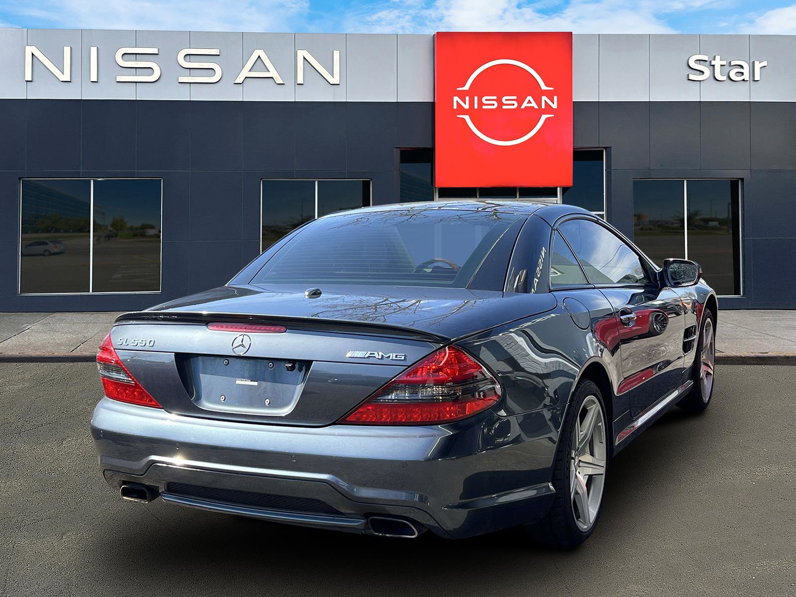 Used 2009 Mercedes-Benz SL 550 image 4
