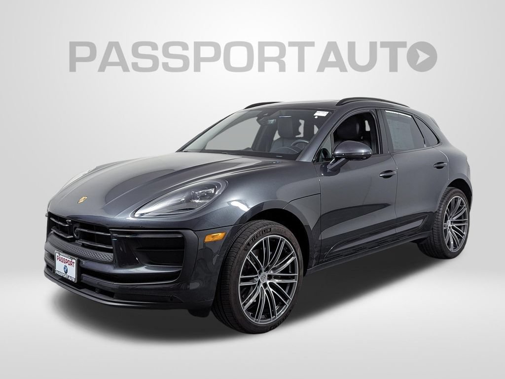 Used 2025 Porsche Macan AWD/4WD image 1