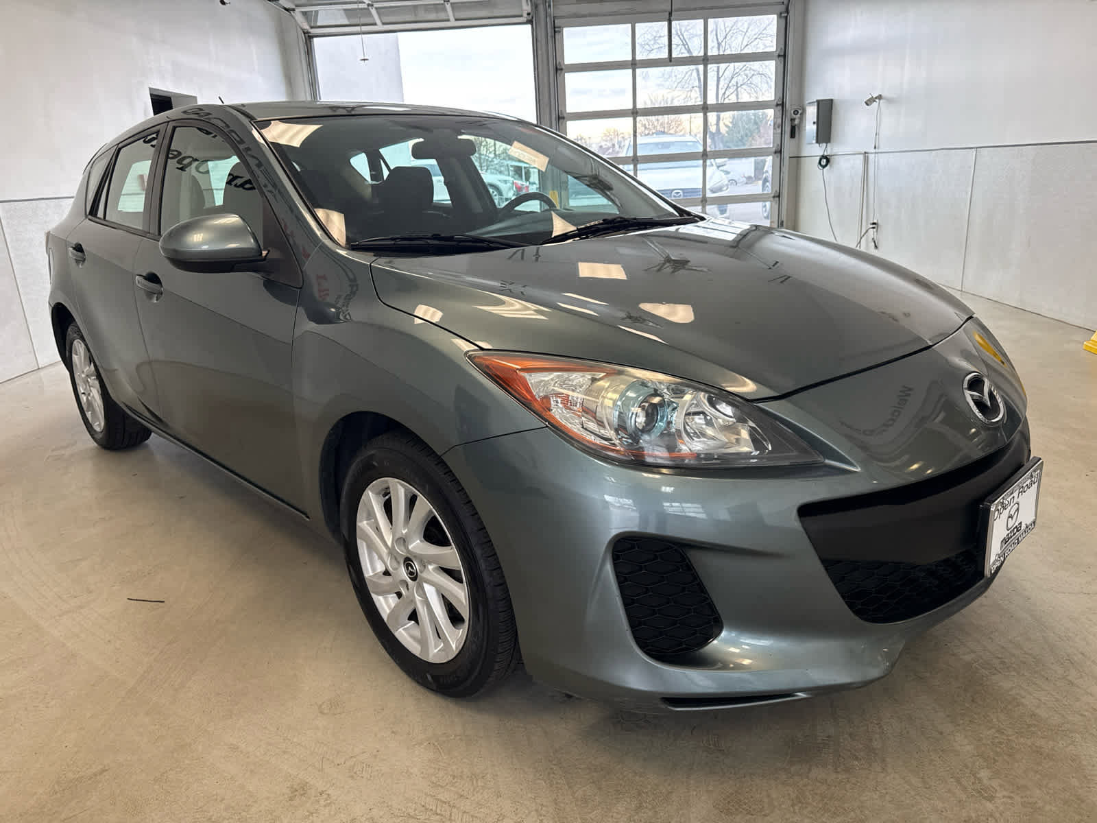 Used 2013 MAZDA MAZDA3 i Touring image 3