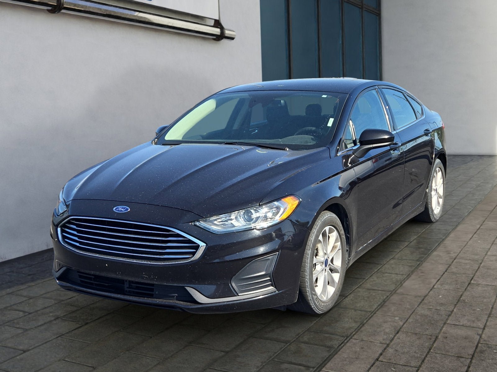 Used 2019 Ford Fusion SE FWD image 3