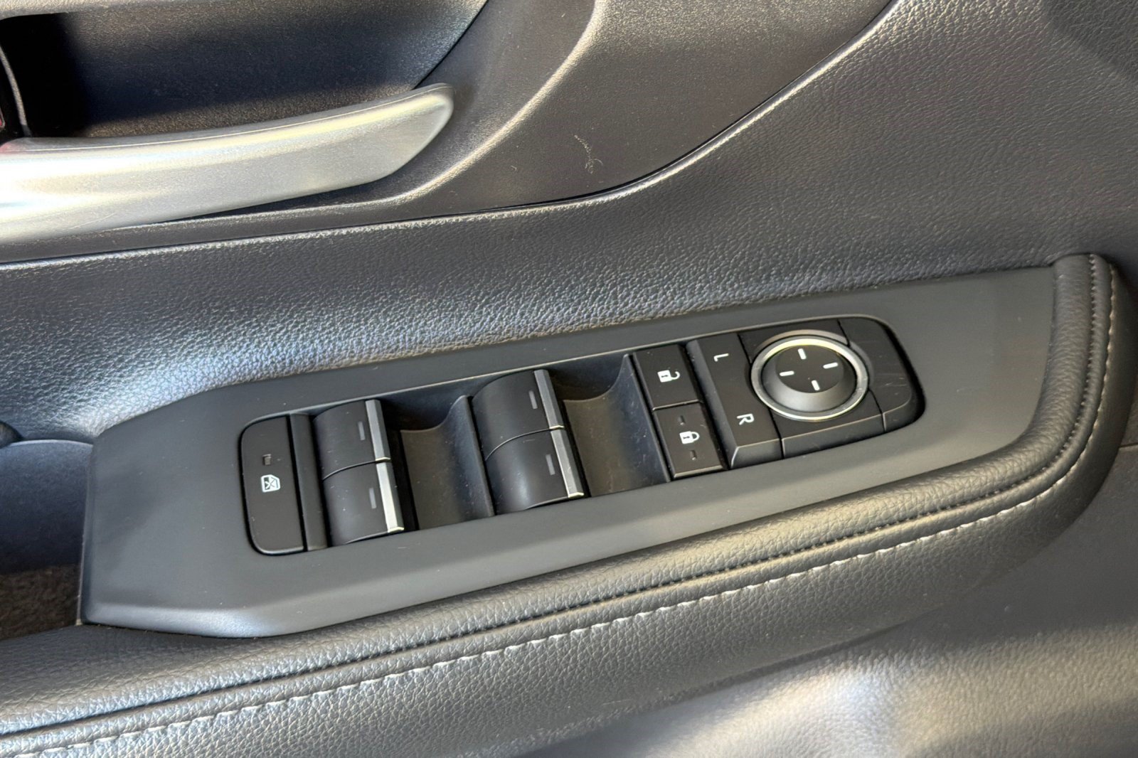 Used 2025 Toyota Grand Highlander AWD Hybrid image 13