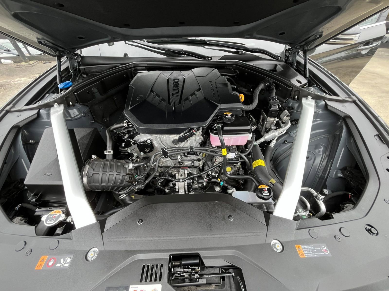 Used 2025 Genesis G70 2.5T AWD/4WD image 34