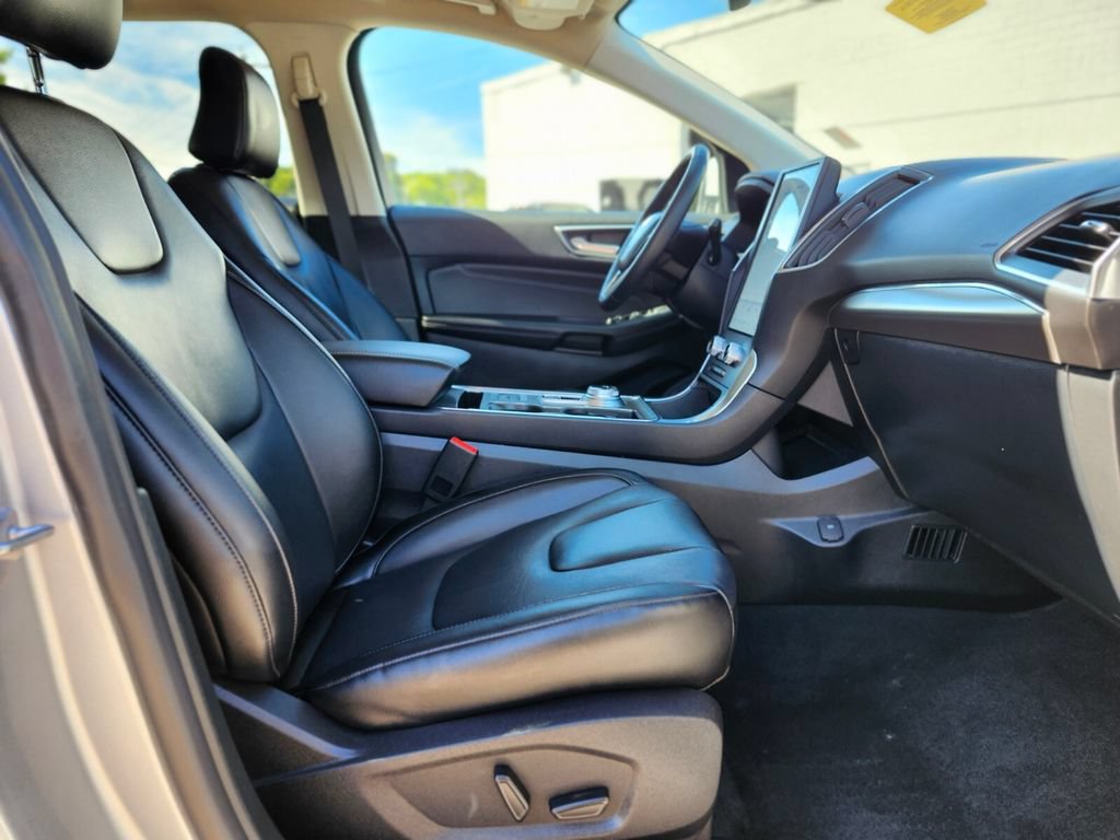 Certified 2022 Ford Edge Titanium AWD/4WD image 11
