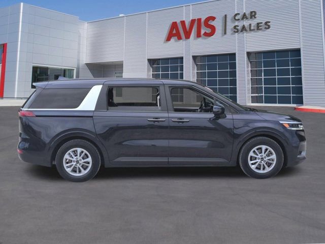 Used 2024 Kia Carnival LX image 5
