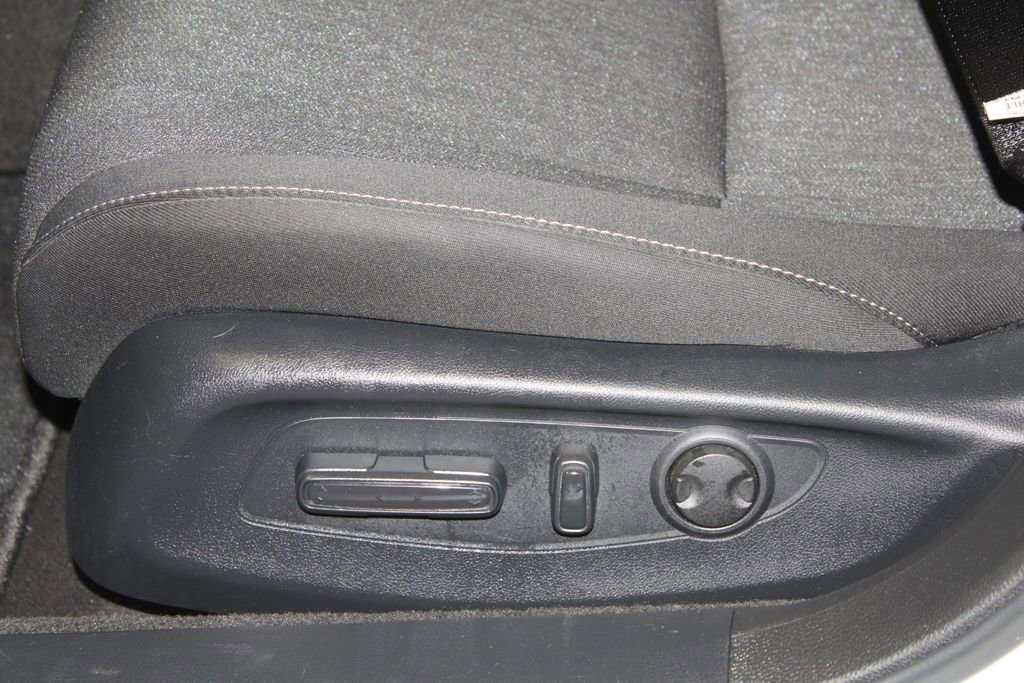 Certified 2024 Honda Accord EX image 11