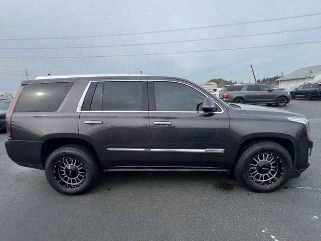 Used 2017 Cadillac Escalade Platinum image 4