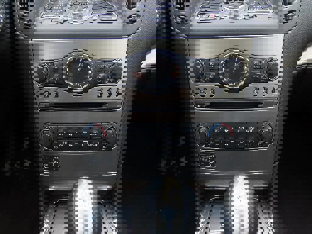 Used 2015 INFINITI Q40 AWD w/ Navigation Package image 25