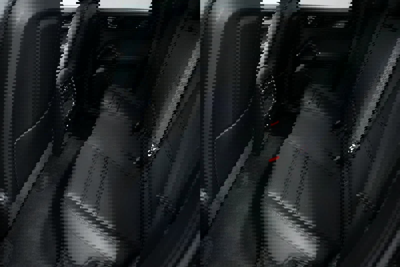 Certified 2023 Porsche Cayenne Platinum Edition w/ Assistance Package image 26