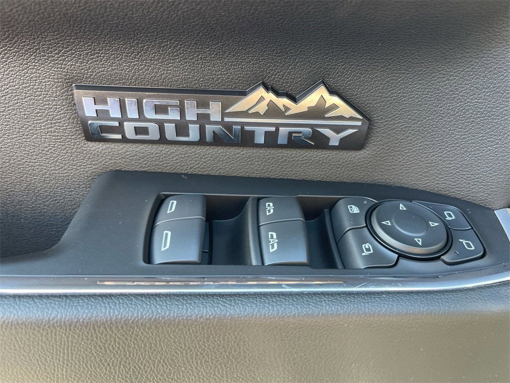 Used 2025 Chevrolet Silverado 1500 High Country w/ Midnight Edition image 29