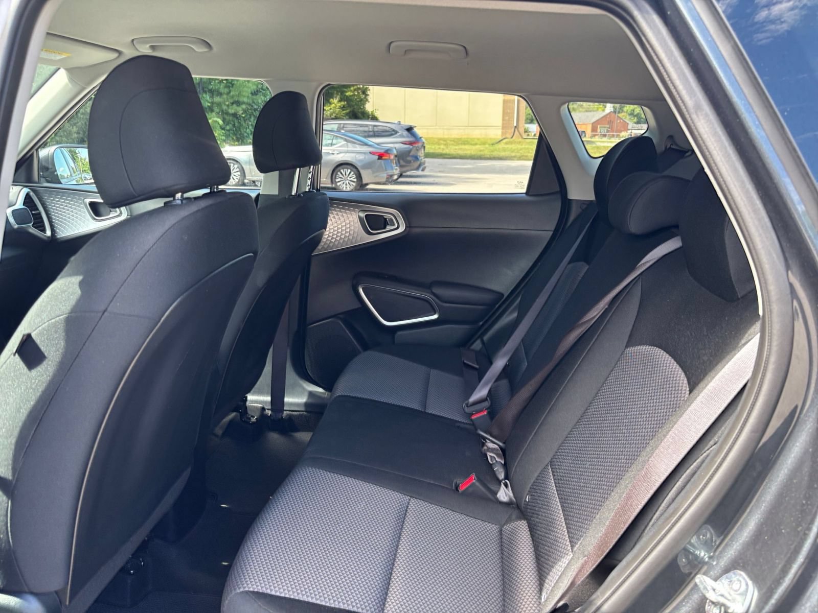 Used 2025 Kia Soul LX w/ LX Technology Package FWD image 22
