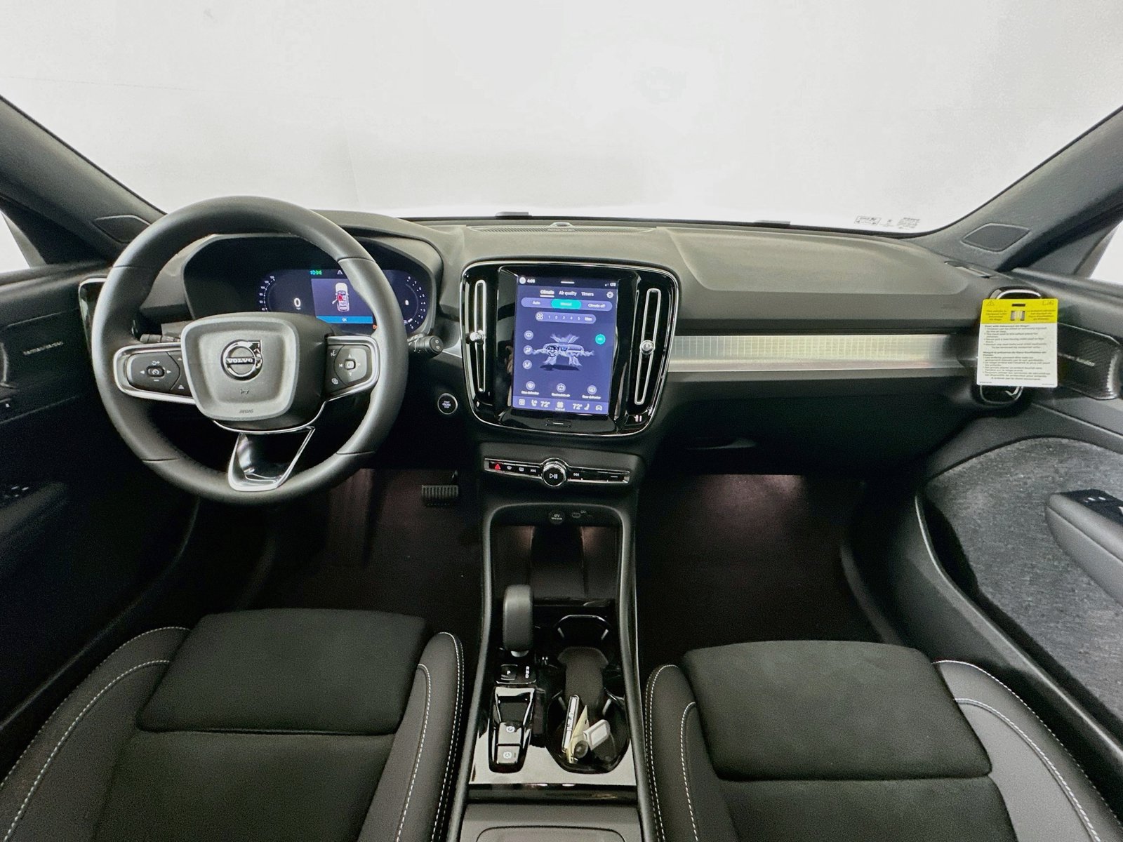 New 2026 Volvo XC40 B5 Ultra w/ Protection Package Premier AWD/4WD image 14