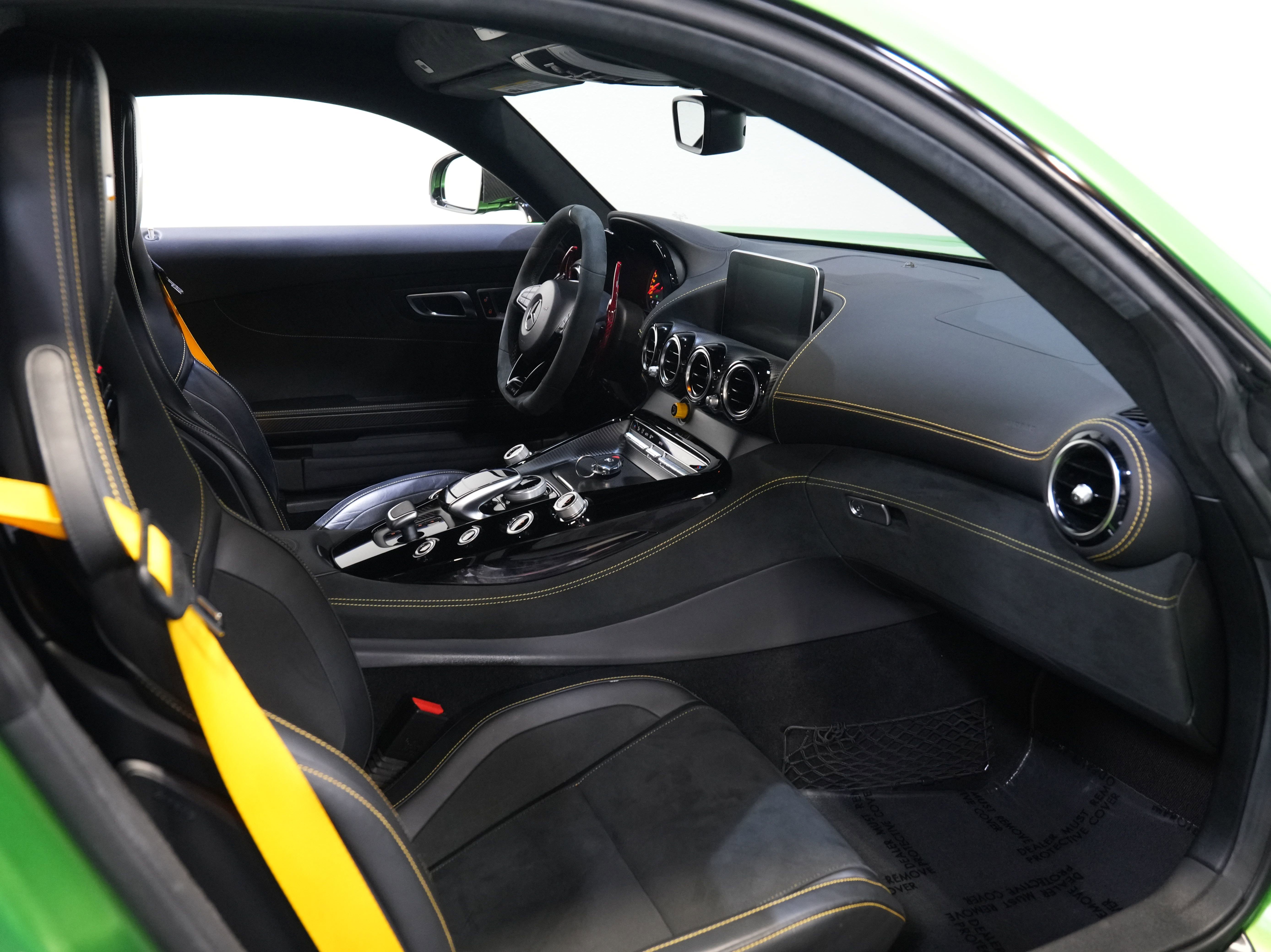 Used 2018 Mercedes-Benz AMG GT R image 32