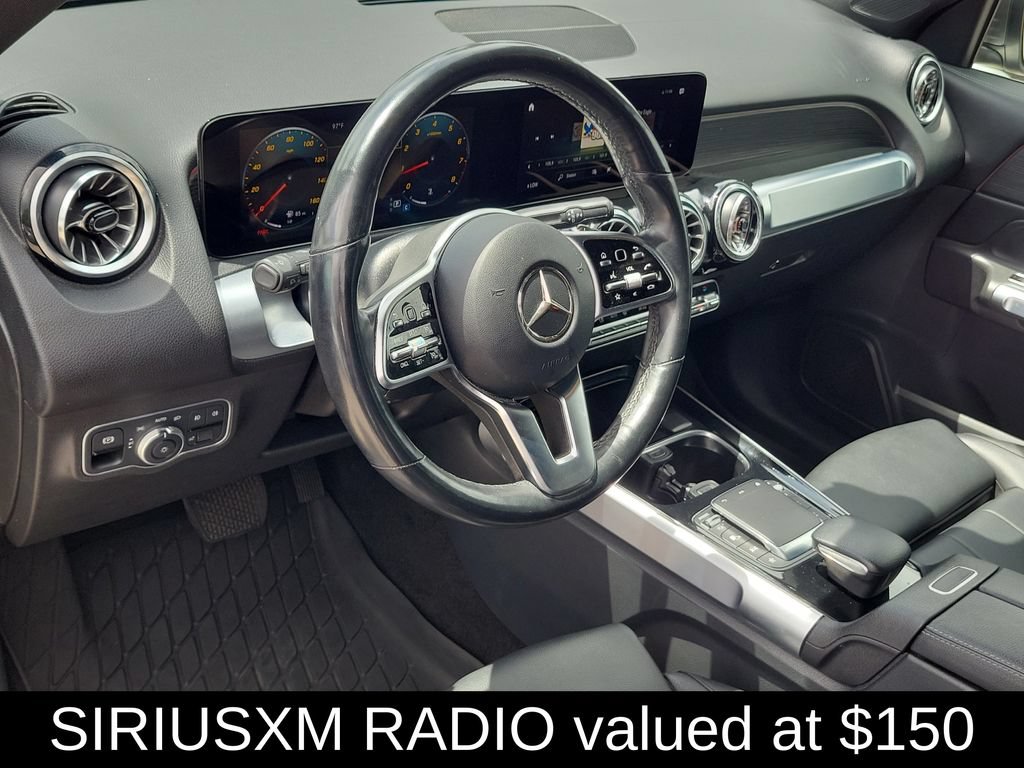 Used 2023 Mercedes-Benz GLB 250 4MATIC w/ Premium Package image 17