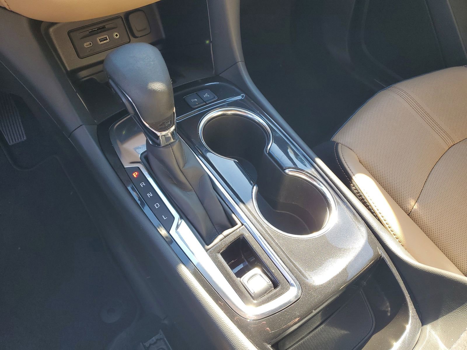 Used 2022 Chevrolet Equinox Premier image 29