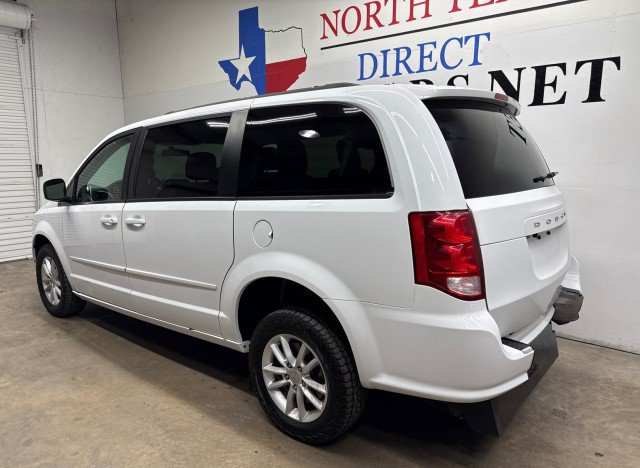 Used 2016 Dodge Grand Caravan SXT FWD image 13