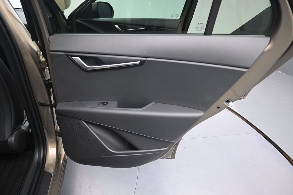New 2027 Kia Niro LX FWD image 21