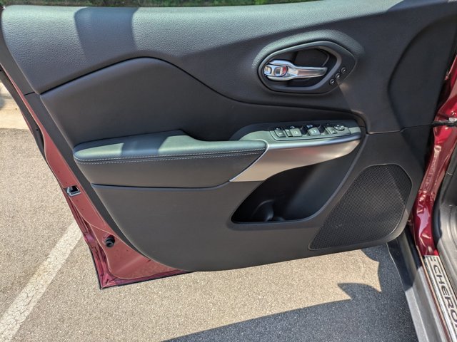 Used 2019 Jeep Cherokee Limited AWD/4WD image 10