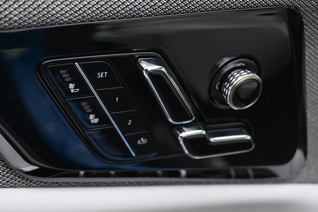 New 2025 Cadillac Optiq Luxury 1 w/ LPO, Floor Liner Package image 14