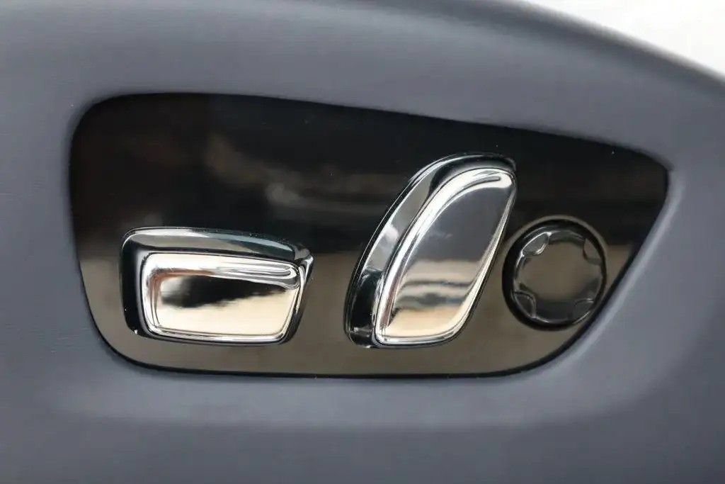 Certified 2024 Rolls-Royce Spectre w/ Spectre Launch Package AWD/4WD image 24