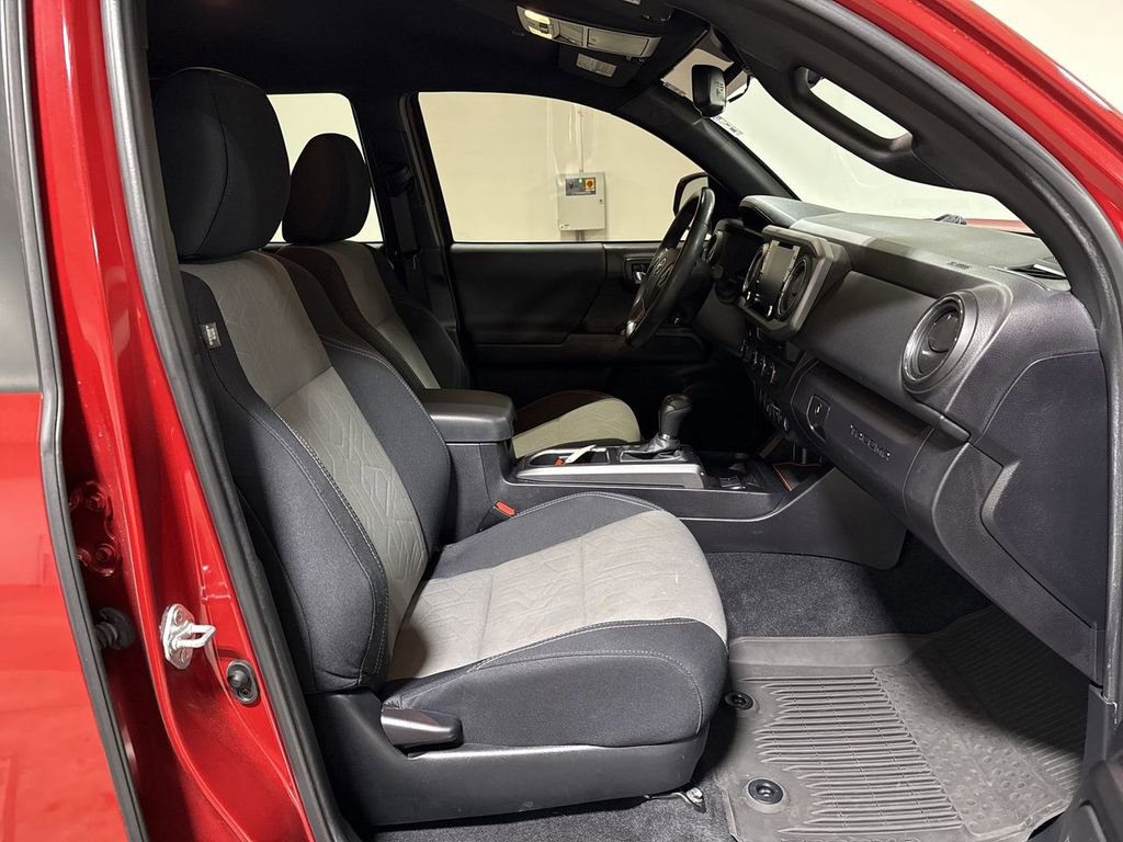 Used 2022 Toyota Tacoma TRD Sport image 21