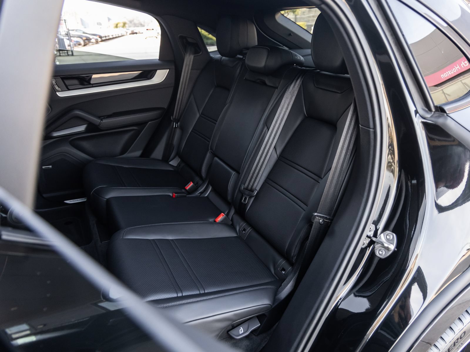 Certified 2026 Porsche Cayenne Coupe AWD/4WD image 33