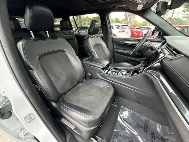 Used 2022 Jeep Grand Cherokee L Laredo RWD image 27