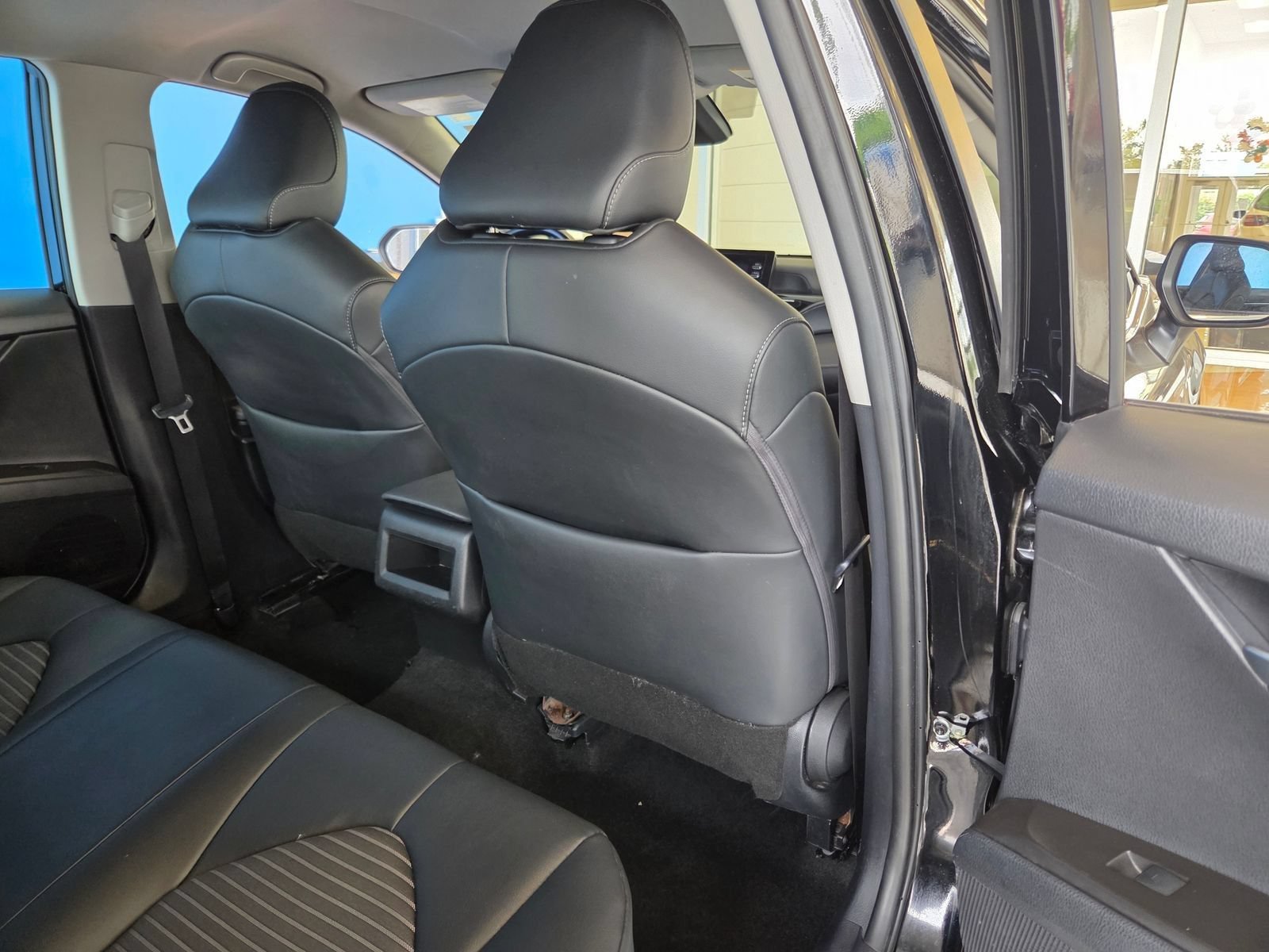 Used 2024 Toyota Camry SE FWD image 23