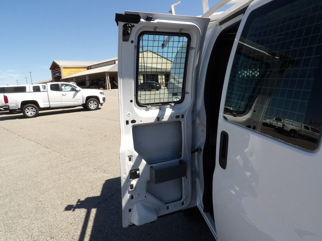 Used 2017 Chevrolet Express 2500 image 31