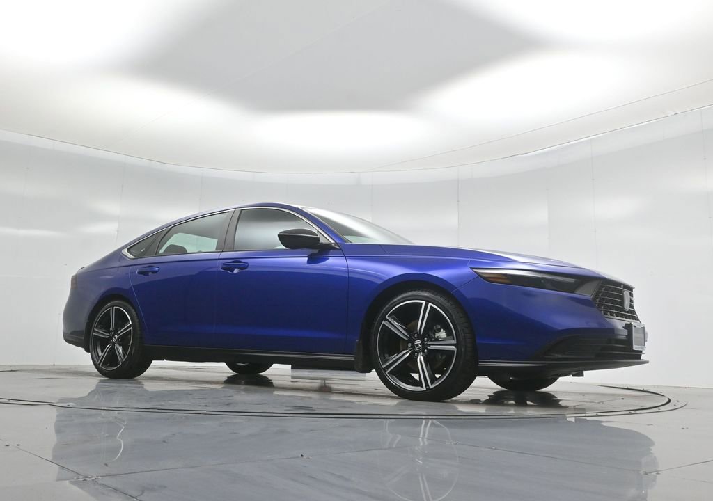 Used 2023 Honda Accord Sport image 3