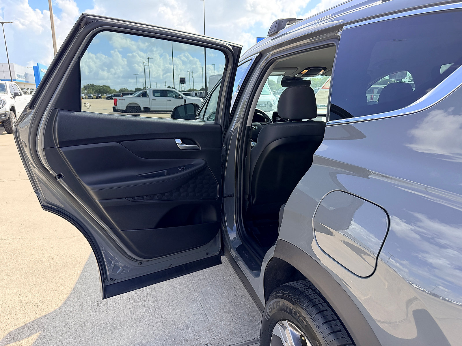 Used 2023 Hyundai Santa Fe SEL FWD image 19