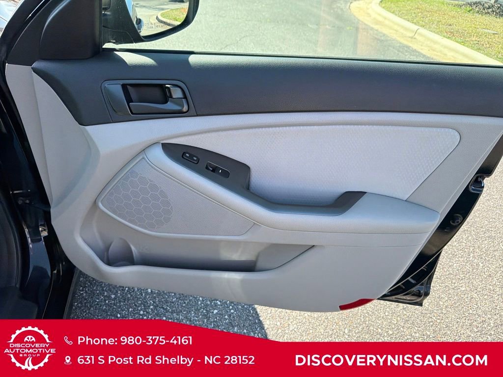 Used 2015 Kia Optima LX image 35